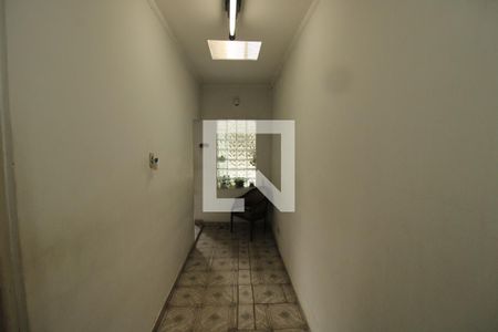 Corredor de casa para alugar com 1 quarto, 168m² em Vila São José, São Paulo