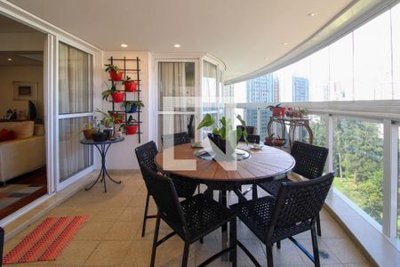 Varanda gourmet de apartamento à venda com 5 quartos, 244m² em Vila Suzana, São Paulo