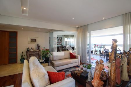 Sala de apartamento à venda com 5 quartos, 244m² em Vila Suzana, São Paulo