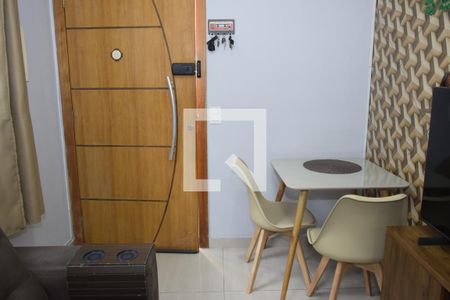 Sala de apartamento para alugar com 2 quartos, 45m² em Valo Velho, Embu das Artes