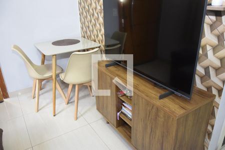 Sala de apartamento para alugar com 2 quartos, 45m² em Valo Velho, Embu das Artes