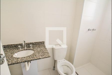 Banheiro da Suíte 1 de apartamento para alugar com 2 quartos, 60m² em Vila Assunção, Santo André
