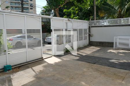 Casa para alugar com 4 quartos, 600m² em Centro, Nova Iguaçu