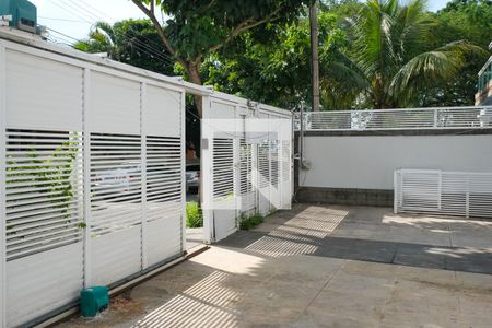 Casa para alugar com 4 quartos, 600m² em Centro, Nova Iguaçu