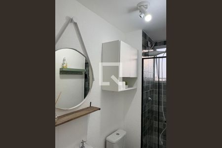 Banheiro de apartamento à venda com 2 quartos, 42m² em Jardim do Lago, Osasco