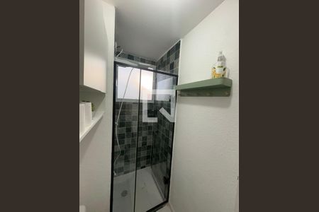 Banheiro de apartamento à venda com 2 quartos, 42m² em Jardim do Lago, Osasco