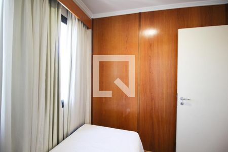 Quarto 2 de apartamento para alugar com 2 quartos, 52m² em Vila Olímpia, São Paulo