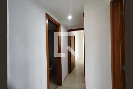 Corredor de apartamento à venda com 3 quartos, 92m² em Recreio dos Bandeirantes, Rio de Janeiro