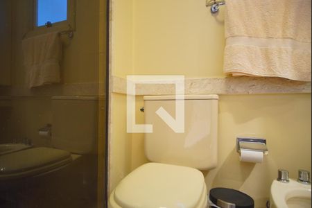 Banheiro da Suíte de apartamento para alugar com 4 quartos, 142m² em Petrópolis, Porto Alegre