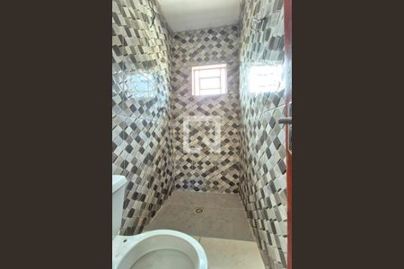 Banheiro de casa para alugar com 1 quarto, 50m² em Conjunto Habitacional Vida Nova, Campinas