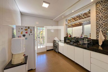 Casa à venda com 4 quartos, 430m² em Várzea, Lagoa Santa