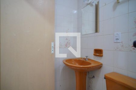Banheiro  de apartamento para alugar com 1 quarto, 42m² em Vila Ipiranga, Porto Alegre