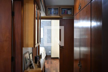 Corredor de apartamento para alugar com 3 quartos, 142m² em Chácara Inglesa, São Paulo