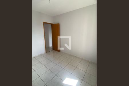 Quarto de apartamento para alugar com 3 quartos, 70m² em Jardim Goiás, Goiânia