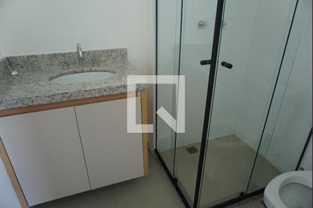 Banheiro da Suíte 1 de casa de condomínio para alugar com 2 quartos, 152m² em Alphaville, Santana de Parnaíba