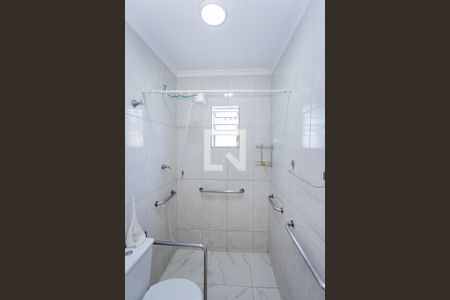 Banheiro Suite 1 de apartamento para alugar com 2 quartos, 150m² em Jardim Marisa, São Paulo