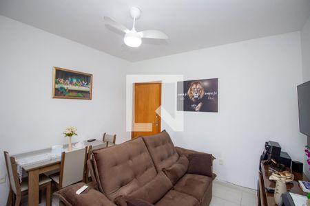 Sala de apartamento para alugar com 2 quartos, 57m² em Tropical, Contagem