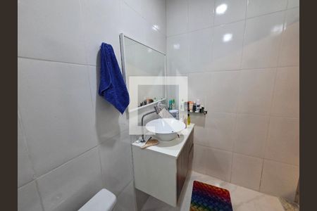 Banheiro da Suíte 1 de casa para alugar com 3 quartos, 144m² em Maracanã, Praia Grande