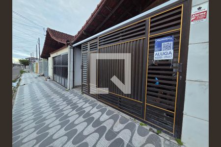 Fachada de casa para alugar com 3 quartos, 144m² em Maracanã, Praia Grande