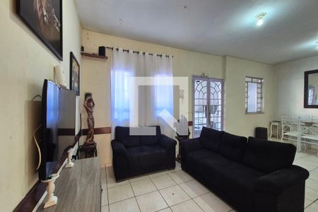 Sala de TV de casa para alugar com 3 quartos, 150m² em São Bernardo, Campinas