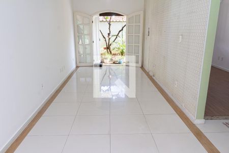 Sala de casa para alugar com 2 quartos, 176m² em Campo Grande, Rio de Janeiro