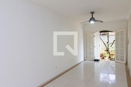 Sala de casa para alugar com 2 quartos, 176m² em Campo Grande, Rio de Janeiro