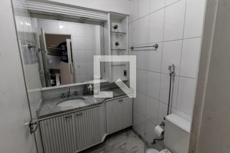 Banheiro de apartamento à venda com 2 quartos, 70m² em Super Quadra Morumbi, São Paulo