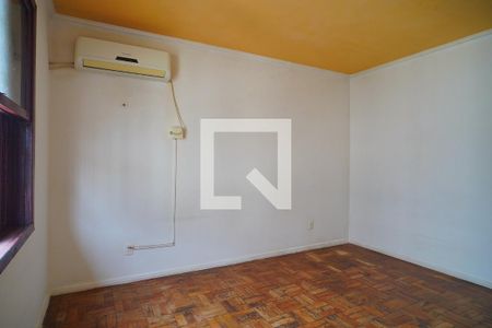 Quarto 1 de apartamento para alugar com 2 quartos, 65m² em Rubem Berta, Porto Alegre