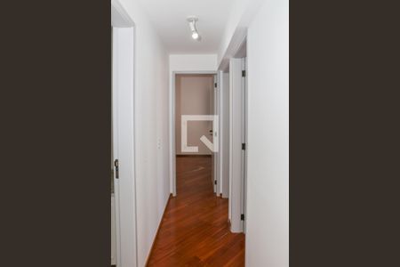 Corredor de apartamento à venda com 3 quartos, 83m² em Vila Ipojuca, São Paulo