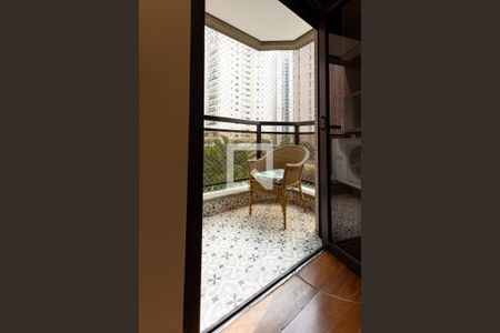 Suíte de apartamento para alugar com 2 quartos, 120m² em Indianópolis, São Paulo
