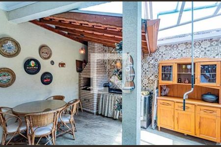 Casa à venda com 3 quartos, 107m² em Vila Pereira Barreto, São Paulo
