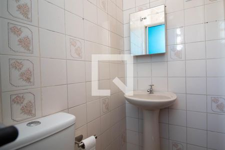 Banheiro de casa para alugar com 1 quarto, 28m² em Jardim Bela Vista, Guarulhos