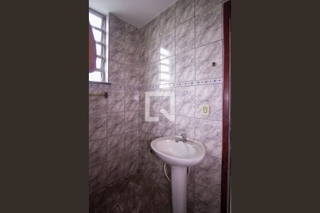Banheiro de apartamento para alugar com 1 quarto, 40m² em Vista Alegre, São Gonçalo
