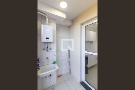 Varanda e Área de Serviço de apartamento à venda com 2 quartos, 48m² em Usina Piratininga, São Paulo