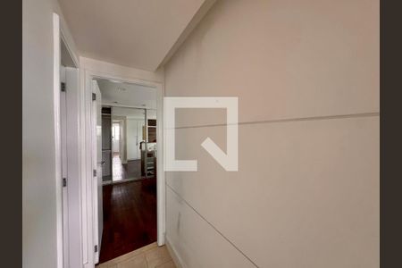 Corredor de apartamento para alugar com 2 quartos, 116m² em Barra da Tijuca, Rio de Janeiro