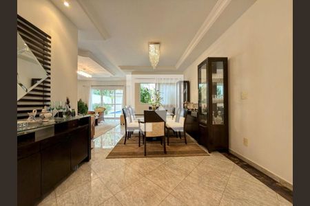 Casa para alugar com 4 quartos, 350m² em Tamboré, Santana de Parnaíba