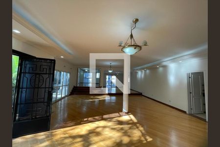 Casa para alugar com 5 quartos, 710m² em Alphaville Residencial Um, Barueri