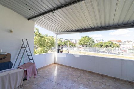 Casa para alugar com 2 quartos, 171m² em Jardim Fernandes, São Paulo