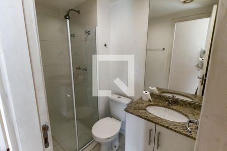 Banheiro de apartamento para alugar com 2 quartos, 57m² em Parque Reboucas, São Paulo