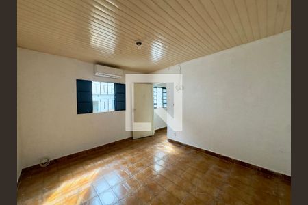 Quarto de casa para alugar com 1 quarto, 34m² em Jardim Munhoz, Guarulhos