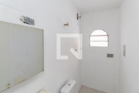 Banheiro de casa para alugar com 2 quartos, 55m² em Jardim Fontalis, São Paulo