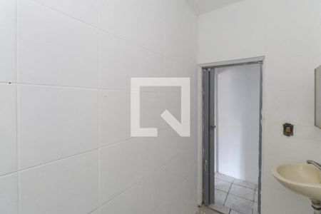 Banheiro de casa para alugar com 2 quartos, 55m² em Jardim Fontalis, São Paulo