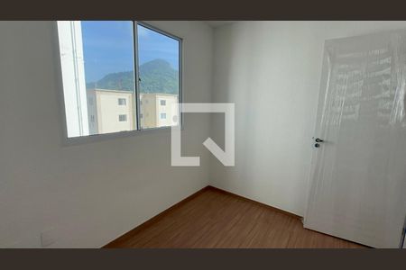 Quarto 2 de apartamento para alugar com 2 quartos, 44m² em Vargem Pequena, Rio de Janeiro