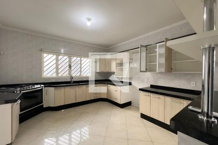 Casa para alugar com 2 quartos, 240m² em Parque das Colinas, Valinhos