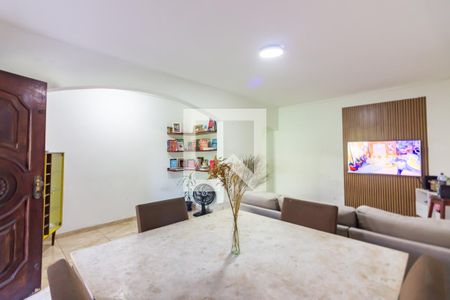 Sala  de casa à venda com 3 quartos, 300m² em Quitaúna, Osasco