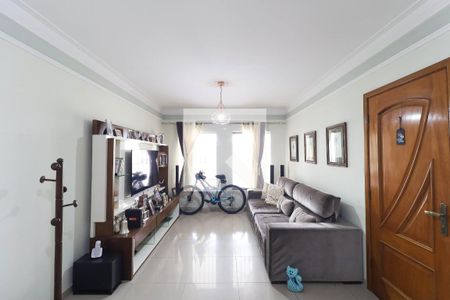 Casa para alugar com 3 quartos, 210m² em Vila Nivi, São Paulo