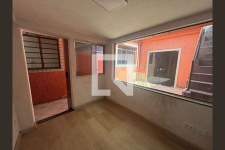 Casa à venda com 2 quartos, 130m² em Vila Bertioga, São Paulo