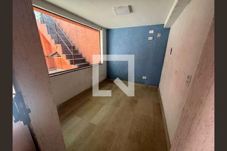 Casa à venda com 2 quartos, 130m² em Vila Bertioga, São Paulo