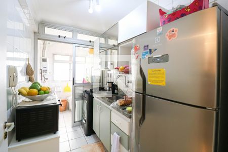 Cozinha de apartamento para alugar com 2 quartos, 55m² em Jardim Aeroporto, São Paulo