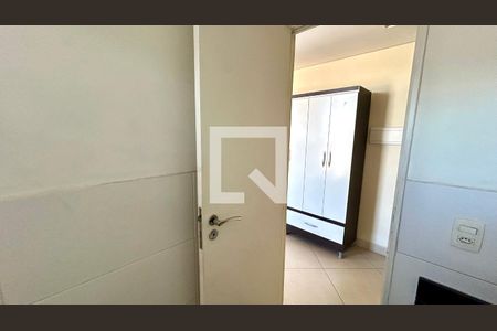 Banheiro de kitnet/studio para alugar com 1 quarto, 38m² em Vila Augusta, Guarulhos